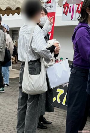 ご友人と談笑される愛子さま（読者提供）