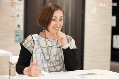 身ぶり手ぶりを交えながら、キラキラした笑顔で自身の過去を話す近藤さん。面白おかしく、ときにはシリアスに話を続ける彼女の、人を魅了する話術は相手の心を引き込む