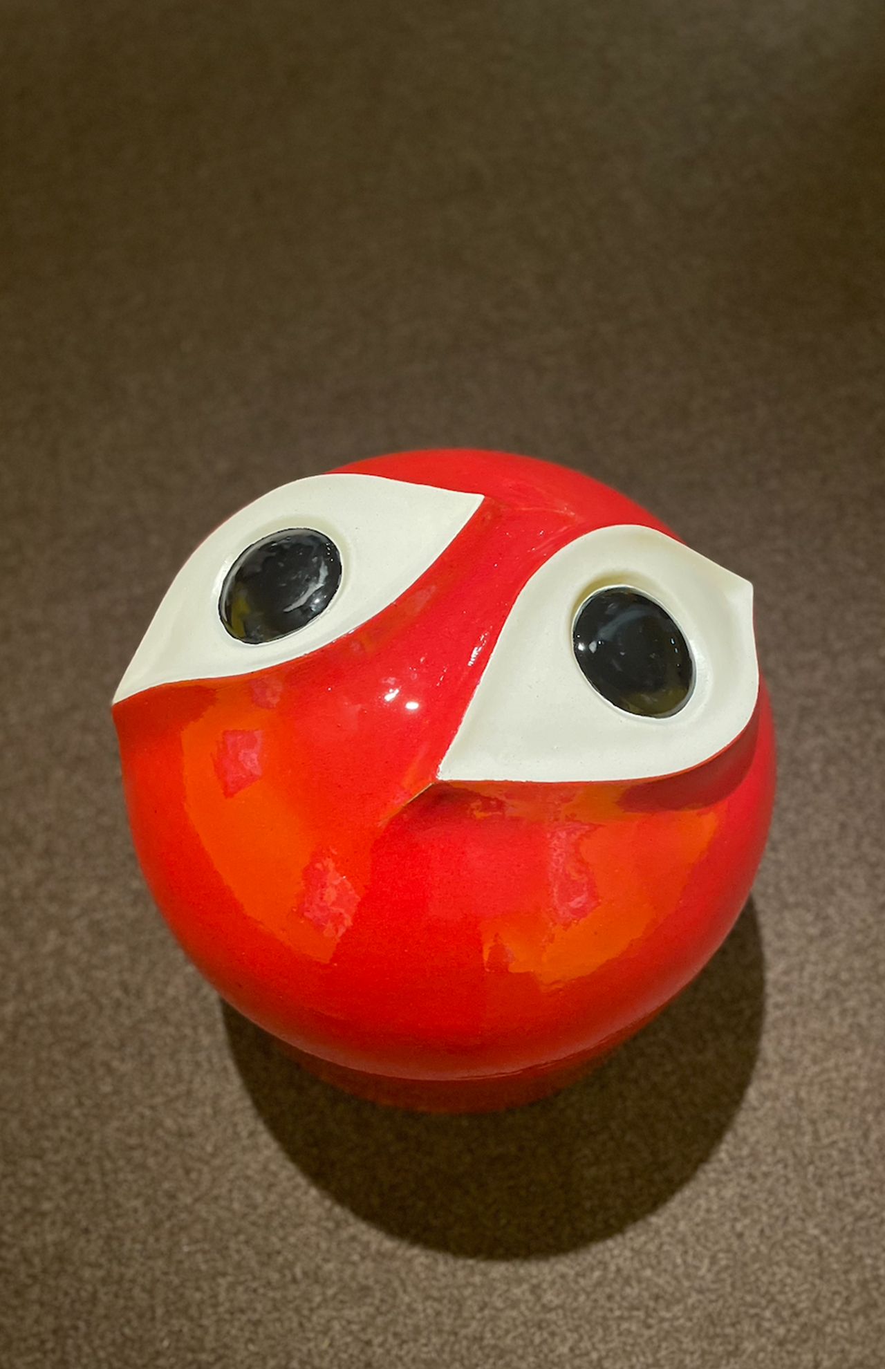 岡本太郎『座ることを拒否する椅子』