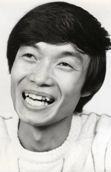 声優として初めてブロマイドが発売された神谷。まさにアイドルとして人気を集め、第2次声優ブームの牽引役となった