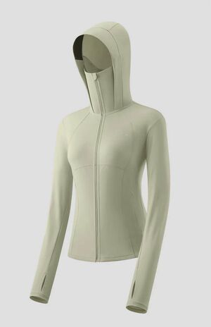 Beneunderタイト・スポーツ型UVパーカー／9800円（編集部調べ）　※画像をクリックするとAmazonの商品ページにジャンプします。