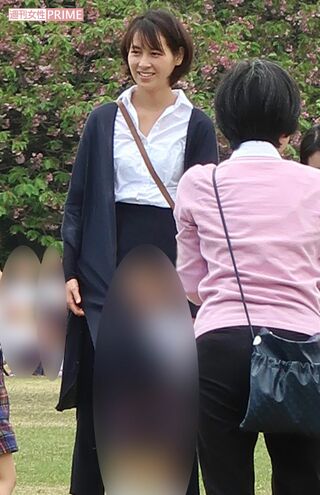 2017年、学校のレクリエーションに参加する青木裕子