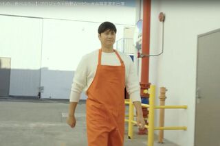 貴重なエプロン姿を浮浪した大谷翔平（日本製粉【いいもの、食べよう】プロジェクト始動ムービーより）