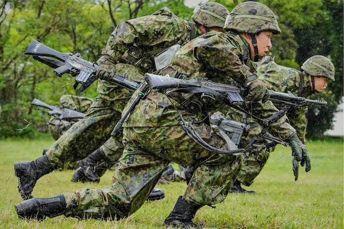 陸上自衛隊が公開した“新ロゴ”に「殺意丸出し」「禍々しくて気持ち悪い」批判殺到、衝撃の“ドクロ”デザ…