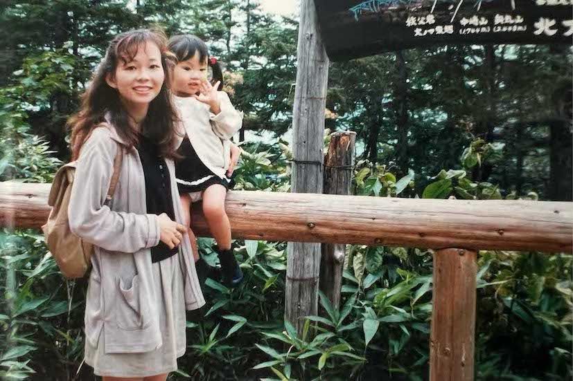 西崎彩智さんは専業主婦となり2人の子どもに恵まれるも、男尊女卑思想の強い夫のモラハラに悩まされ続けることになった