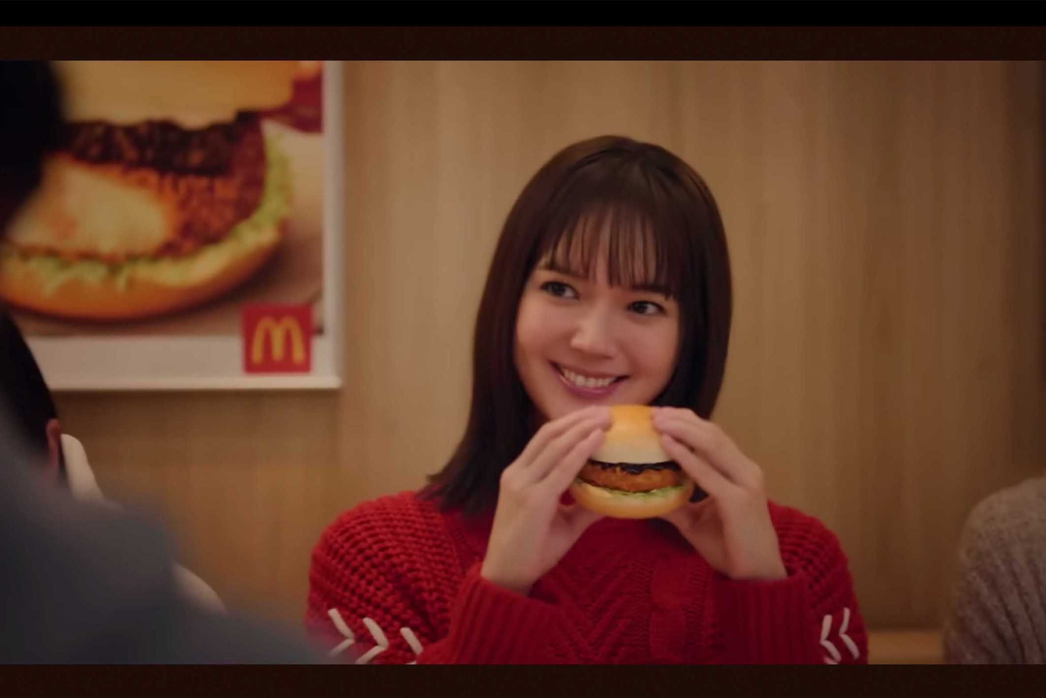 「グラコロ」のCMに出演している多部未華子（マクドナルド公式YouTubeより）