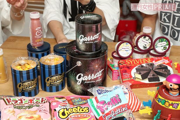 アイスにポップコーン、スナック菓子にグミ……どんなデザートができるかな