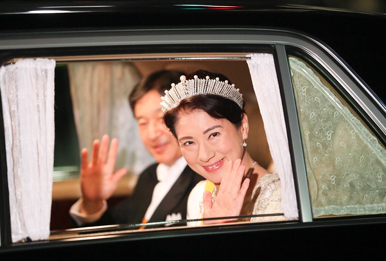 ルクセンブルクのアンリ大公を歓迎する宮中晩餐会にご出席のため皇居へ（11月27日）