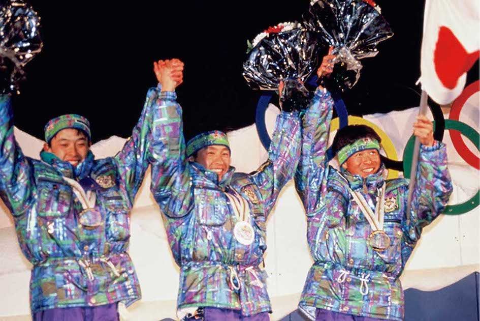 左から三ヶ田、荻原、河野　写真/アフロ