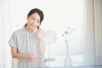 《紫外線の強まる春到来》「高濃度ほど効果あり？」「朝塗るとシミになる？」話題のビタミンC美容を皮膚科…