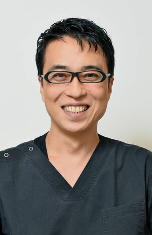松尾光馬先生●まつお　こおま。中野皮膚科クリニック院長、皮膚科医、医学博士。東京慈恵会医科大学卒業後、同大学講師を経てクリニックを開設。日本皮膚科学会皮膚科専門医、日本性感染症学会認定医。日本で数少ない帯状疱疹の専門家。