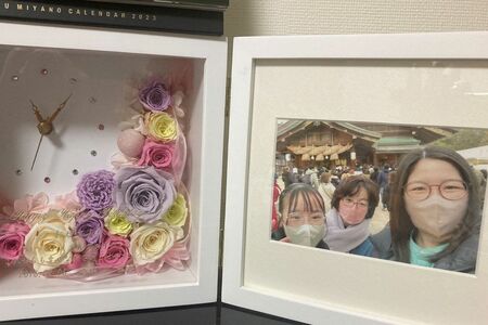 治療開始後に迎えた最初の誕生日に松本みゆきさんが子どもたちからもらった時計。「お母さんへ、　いつもたくさんのありがとう　これからも幸せな時を過ごせますように」とのメッセージが添えられていた