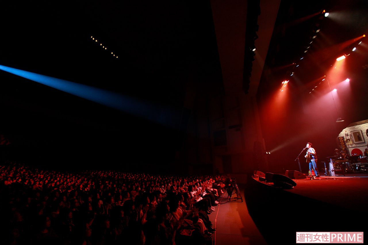 「何でも続けていれば板につくんじゃないかなと。みなさんも一緒に頑張りましょう」と客席にエールも