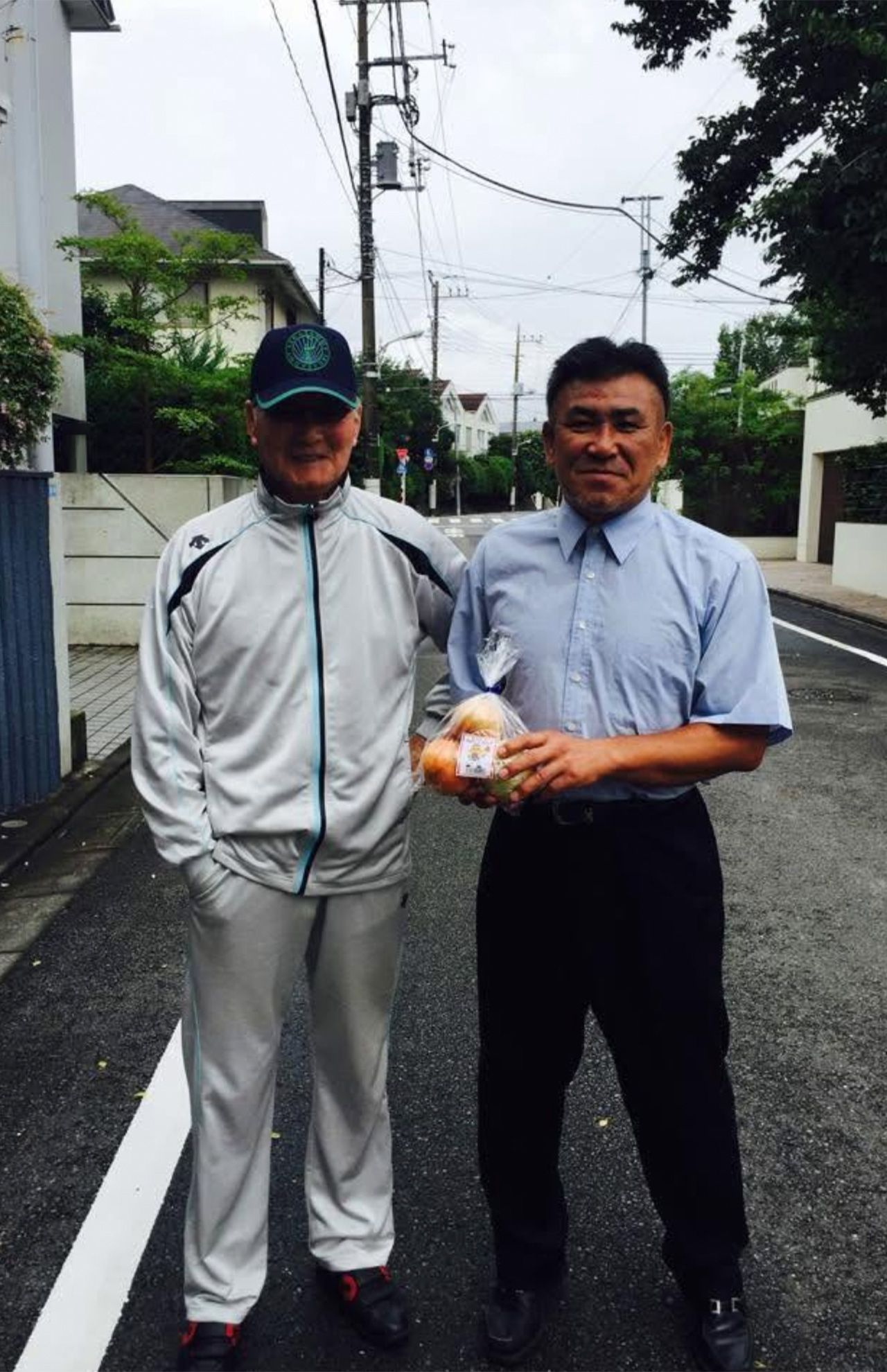 2025年6月、長嶋茂雄さんの他界に合わせてFacebookにツーショットを掲載した元巨人・河野博文氏
