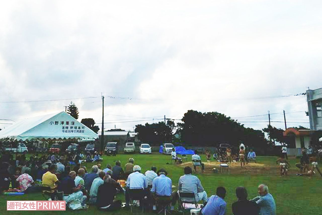 旧小野津小の土俵では、今でもちびっ子たちが相撲を取る（撮影協力／吉内夏美さん）