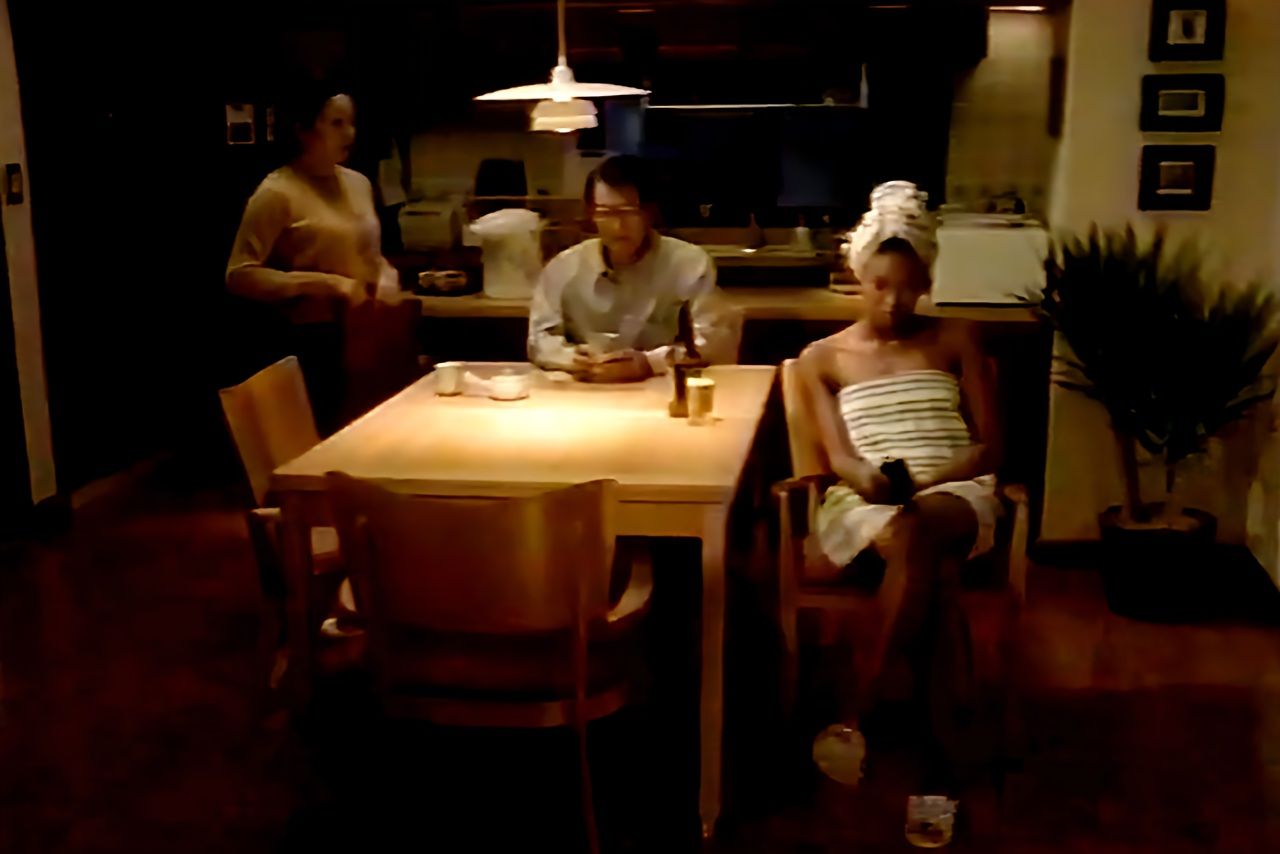 TBCのCMではナオミ・キャンベルの父親役を演じた清水章吾