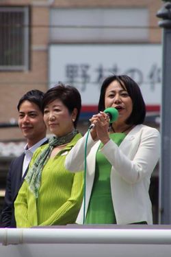 平愛理の弟・平慶翔都議、小池百合子東京都知事と写る木下議員（木下都議のツイッター）