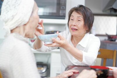 少しでも介護経験がある人なら、必ず経験を活かすことができる（写真はイメージです）