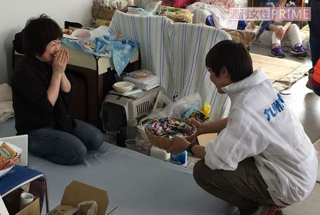 診察室の一部も避難スペースに。学生ボランティアも駆けつけた