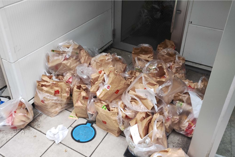 廃棄される大量のマクドナルド商品（SNSで拡散されている投稿より）