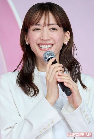 スキンケアブランドのイベントに出席した綾瀬はるか（2025年3月）