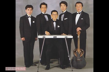 マヒナスターズ時代（左端がタブレット純さん）