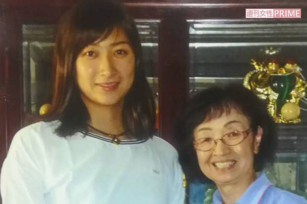 池江の祖父母が常連のヘアサロン店主とは、会うたびにツーショット写真を撮影（２）