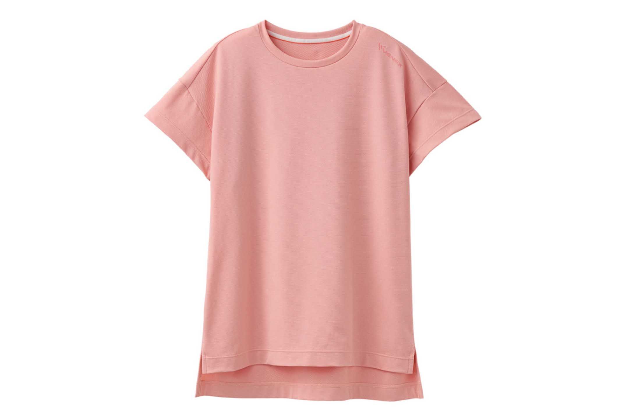 ベネクスのトップス1万4300円（税込み）。「家庭用遠赤外線血行促進用衣」で、血行促進作用により、疲労の回復、筋肉等のコリの改善などが期待できるとか