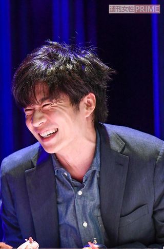 舞台『サメと泳ぐ』より　撮影／山田智絵