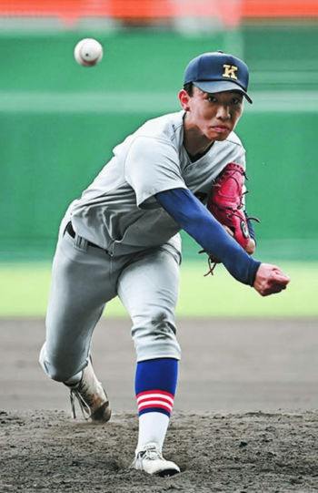 翻弄王子・小宅雅己、2年生エースの小宅選手。ピンチの場面でもまったく焦らず、むしろ生き生きとするほど