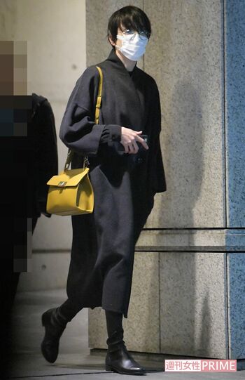 2018年2月15日の夜、舞台を終え、出待ちのファンが集う楽屋口ではなく裏口から帰路につくりえ