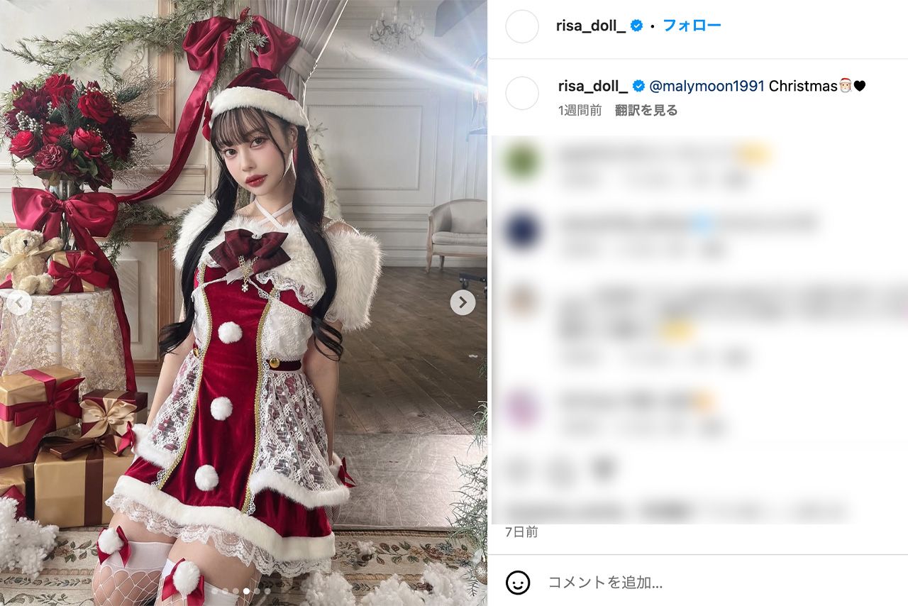 12月3日に投稿されたレースがあしらわれたミニスカートのサンタ服姿（中村里砂公式インスタグラムより）