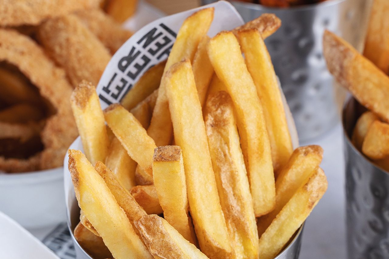 フライドポテト　英語では……【frenchfries】　アメリカでは「じゃがいもの何か」だと思われてしまい、伝わりにくい。