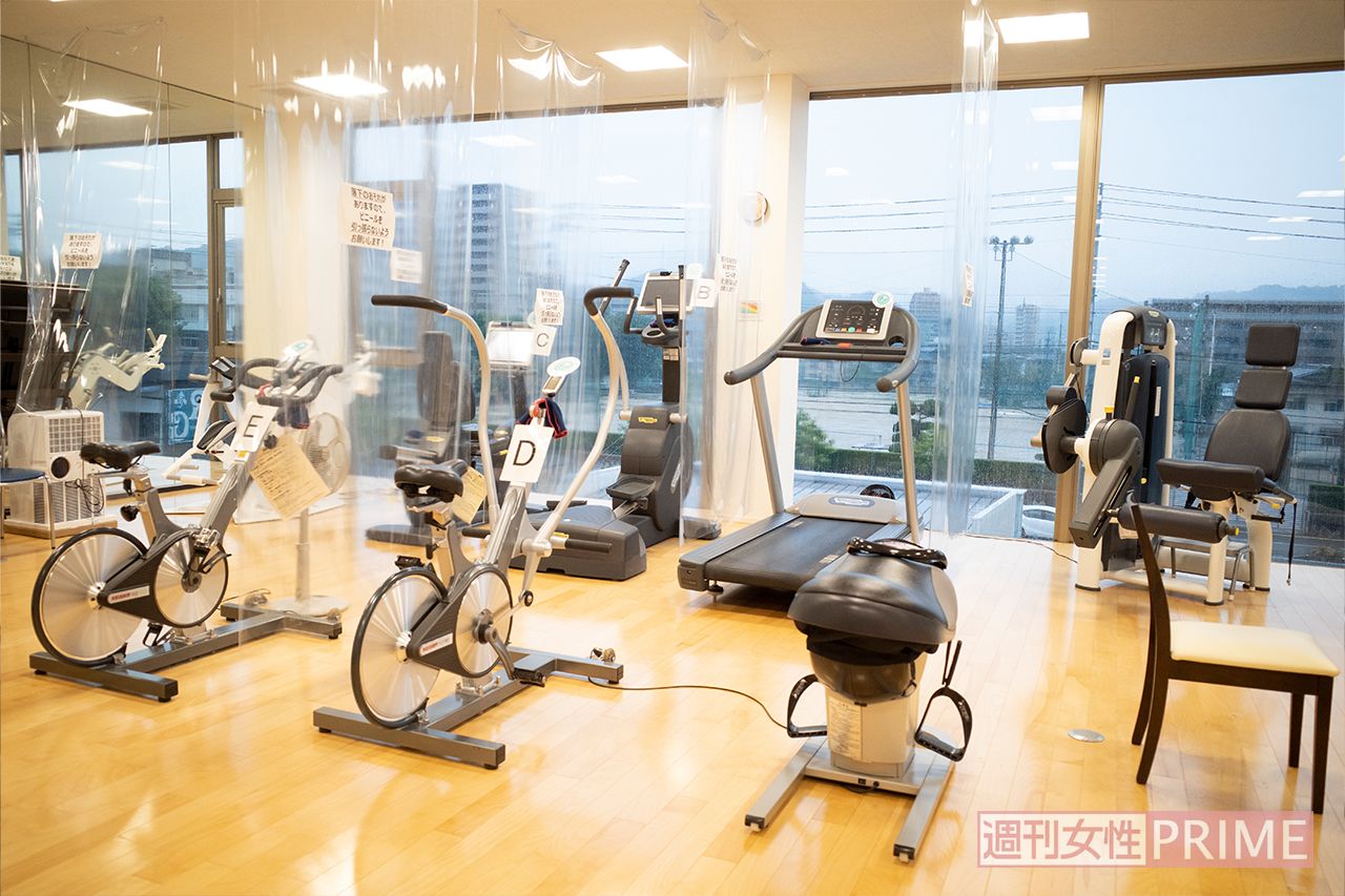 3階のジム。最先端のトレーニンマシンが揃っている　写真／北村史成
