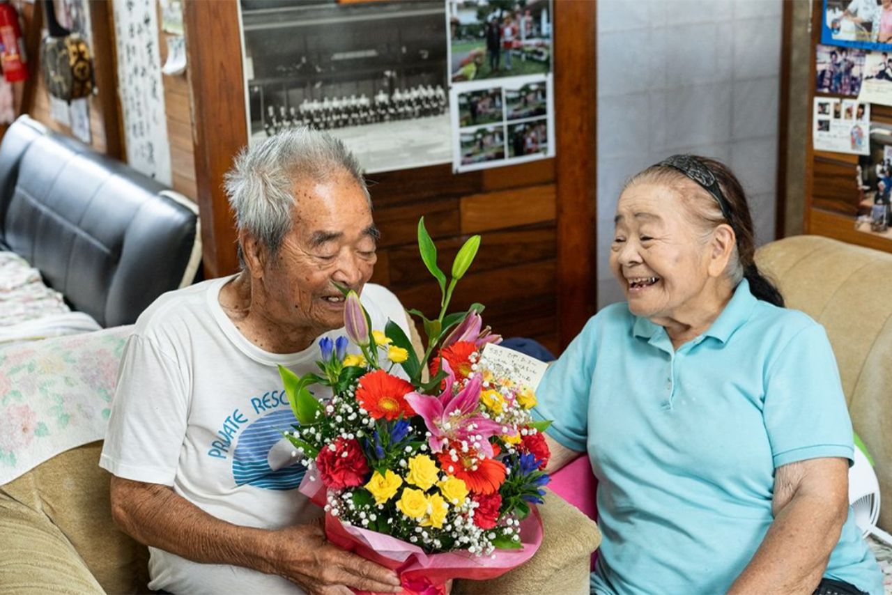 仲良し夫婦で有名だった孝全さんと吉子さん。孝全さんは、口数は少ないけれどやさしくて、働き者だったそう（「南の島のおばーと孫」インスタグラムより）