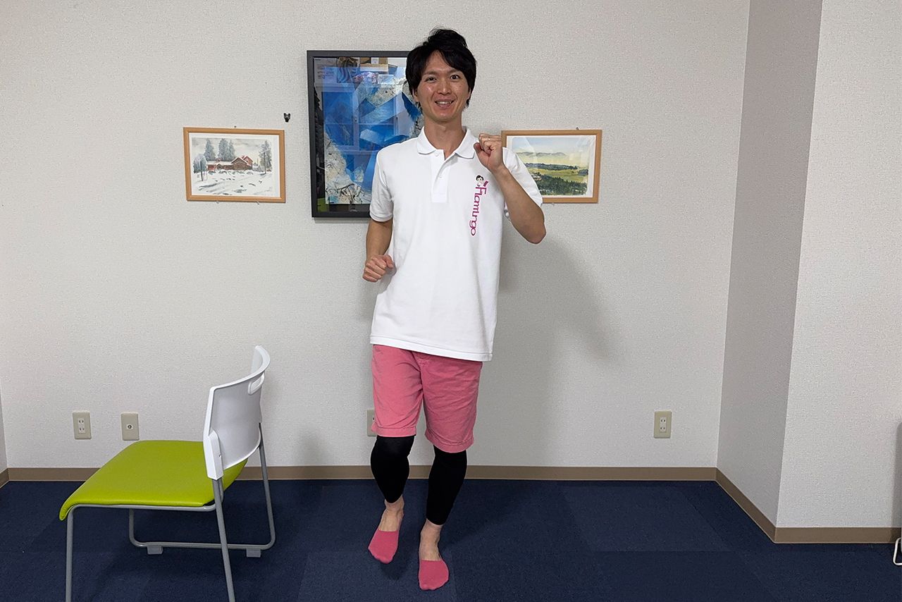 （1）その場足踏み［30秒］