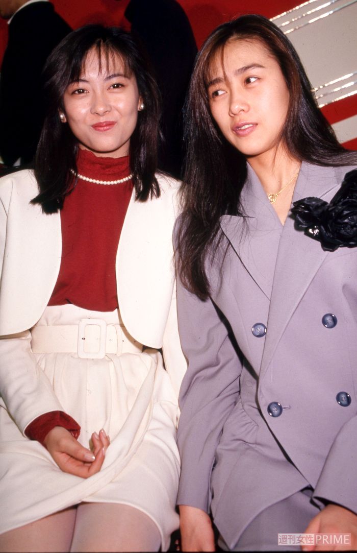 1988年12月　第39回NHK紅白歌合戦出場者発表　工藤静香（右）と中山美穂