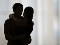 【心理診断】あなたは“社内恋愛”に向いているタイプ？