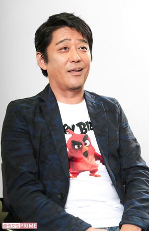 インタビューに応じる坂上忍