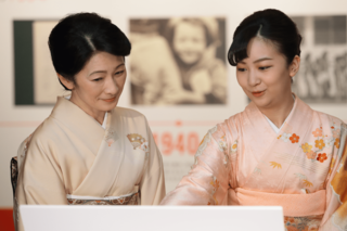 '19年、セーブ・ザ・チルドレンの式典に着物姿で出席された紀子さまと佳子さま