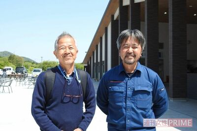 笑顔を浮かべる具志堅さんと木村さん。お互い、交流と信頼を深めてきた　撮影／渡瀬夏彦