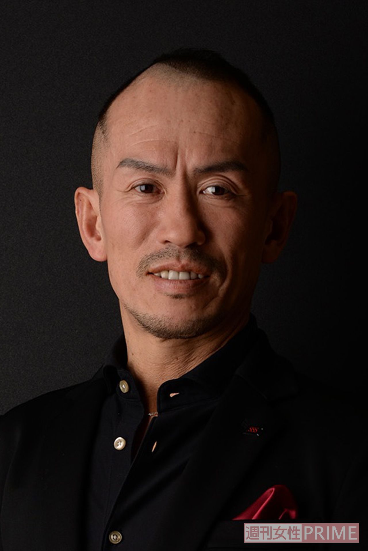 ストレッチトレーナー兼子ただしさん ストレッチスタジオ「スリーエス」代表。早稲田大学大学院スポーツ科学修士号取得。元プロキックボクサー。スポーツストレッチをベースに幅広く施術を行う。近著に『腰痛は1分お腹を押しなさい！』（あさ出版）