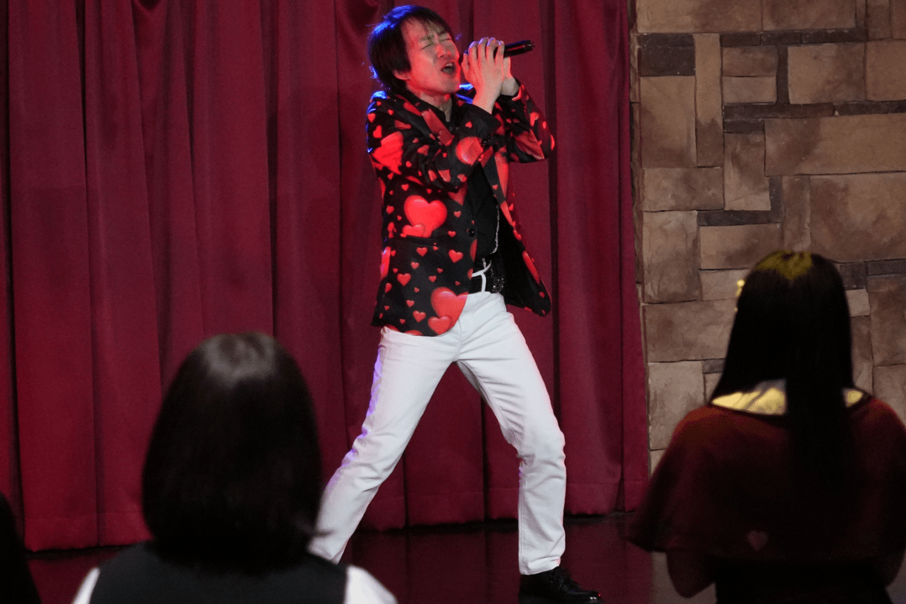 光GENJI元メンバー・山本淳一によるライブ時の様子