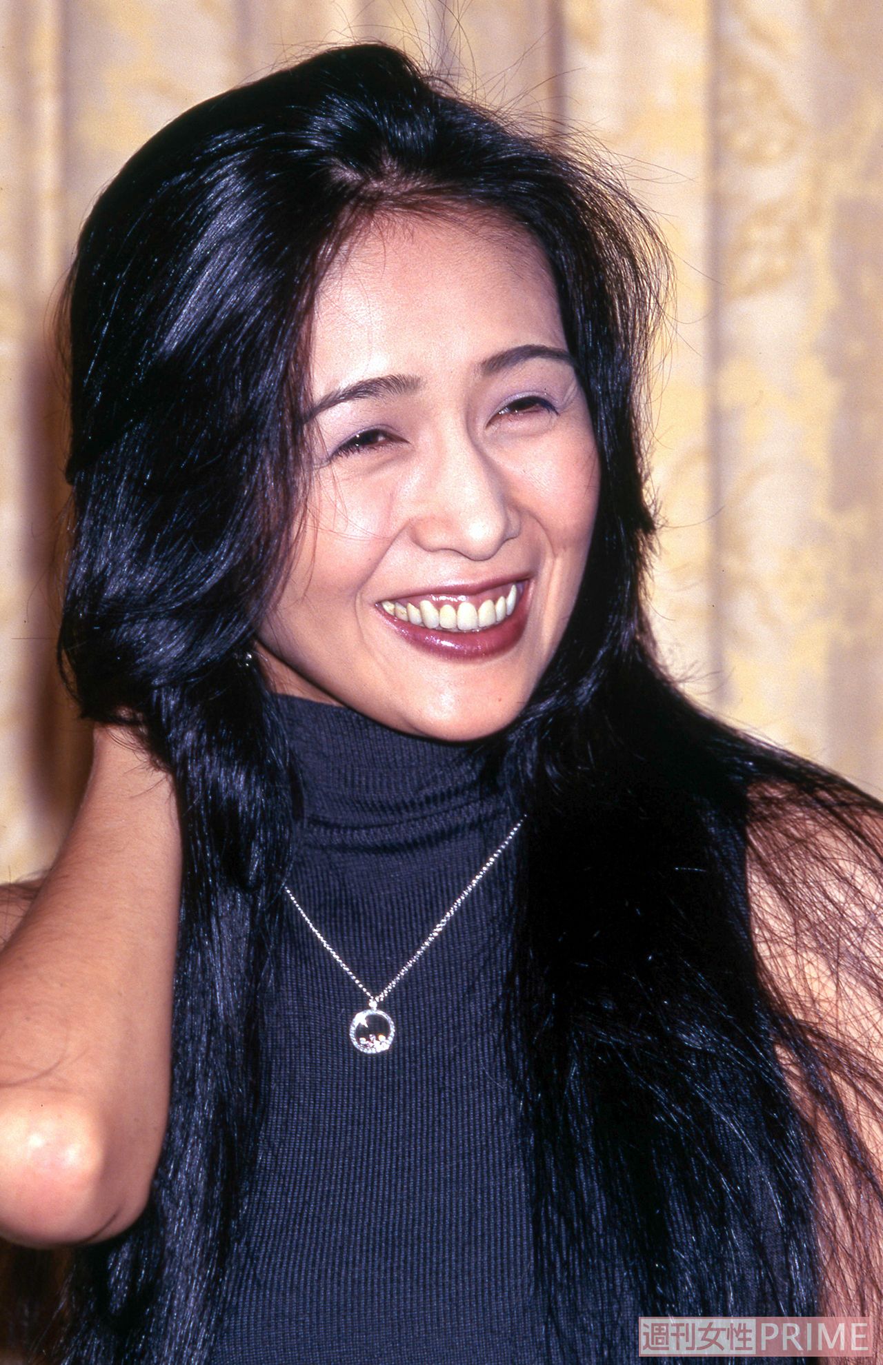 26歳（1996年）ドラマ『ゆずれない夜』制作発表。「大人エレガントで素敵。カラーがイマドキなら軽さが出ます」（MAYUMI先生）（撮影／週刊女性写真班）