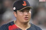 村上宗隆、始球式に両親登場の“ボブルヘッドデー”で「似てなすぎて草」人形の衝…