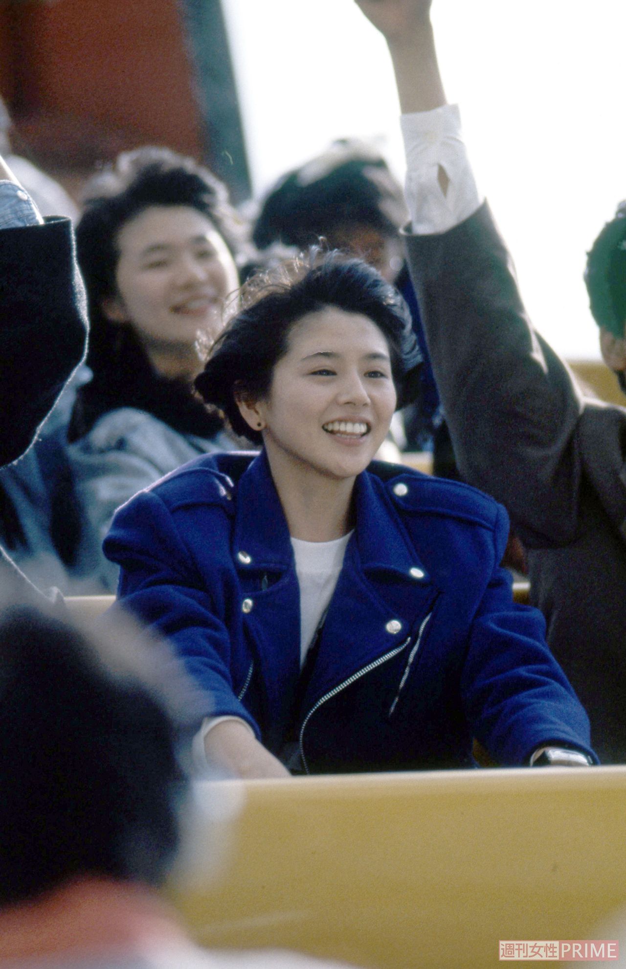 ドラマ『愛しあってるかい！』のロケで遊園地を楽しむ小泉今日子（'89年）