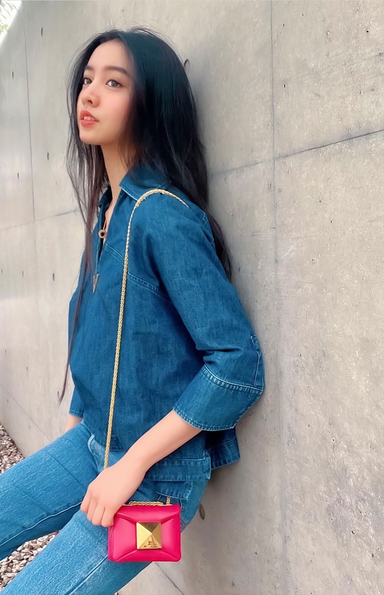 木村家の伝家の宝刀・デニムオンデニム。伝統は次女にまでしっかり受け継がれている　Koki，公式インスタグラムより