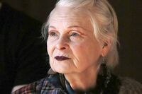 『ヴィヴィアン・ウエストウッド』「思わず3度見した」羽が生えて飛び回る“男性器”…新作アクセサリーに…