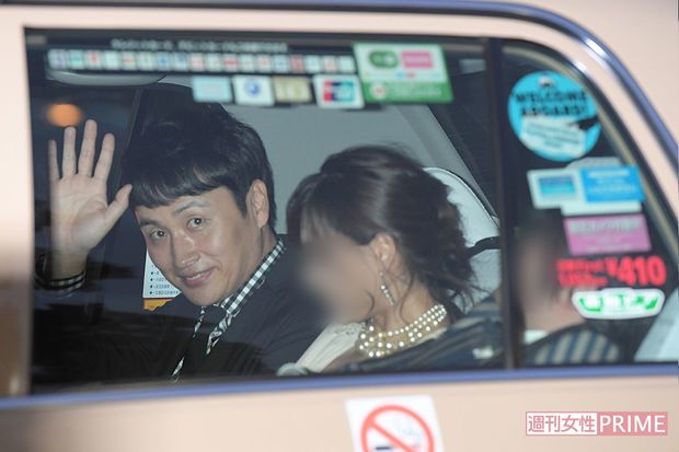 '17年、渡部建と佐々木希の結婚式に参加した、相方の児嶋一哉と妻