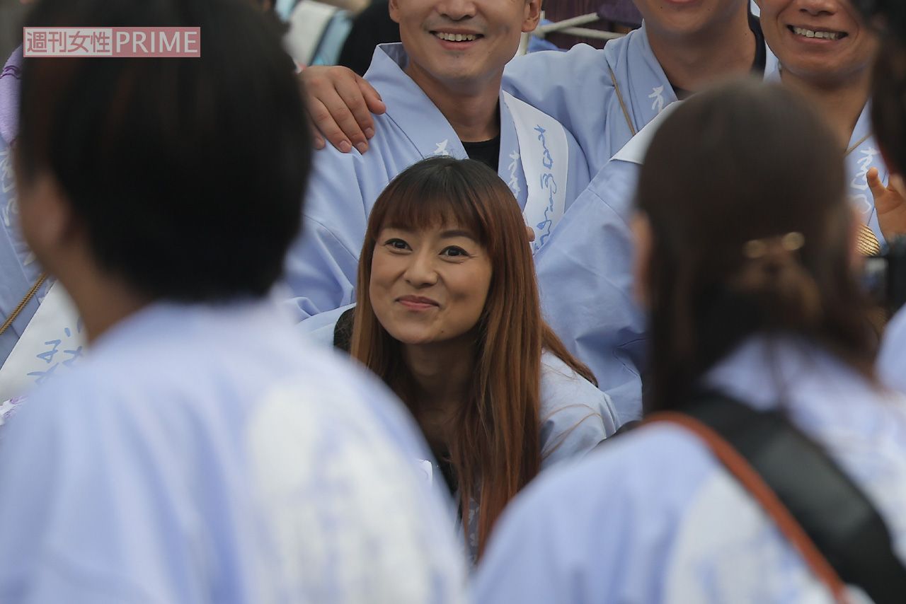 2025年9月28日、神奈川県秦野市の「第78回秦野たばこ祭」に参加した元モーニング娘。石黒彩